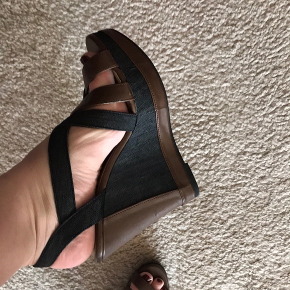 Fun summer wedges - Picture 5 of 5